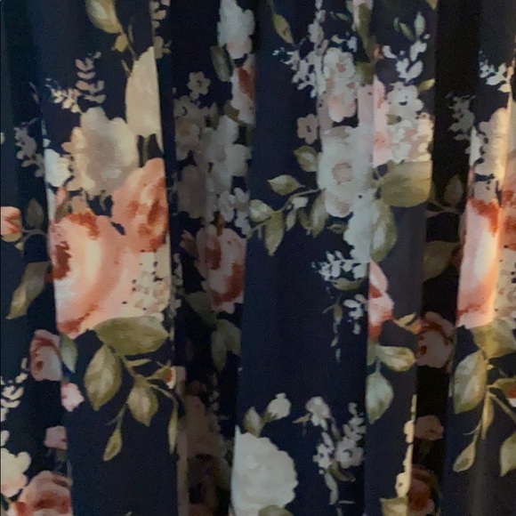 Cute floral dress - Picture 2 of 3